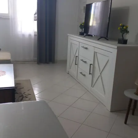 Pontis Okrug Gornji شقة تروغير